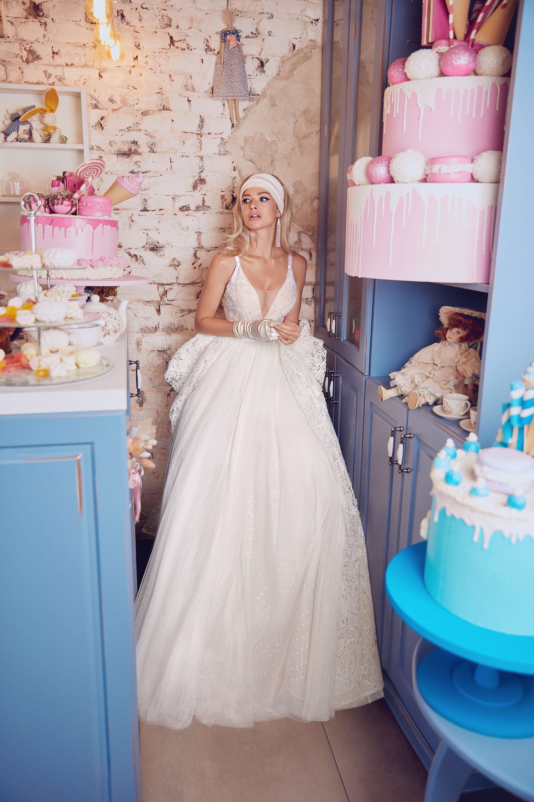 Transcend the ordinary on your fantasy night as the dreamy and elegant Soleil Gown. Crafted with luxurious fabric, its intricate lace detailing and romantic bridal style provide an irresistibly romantic look that's perfect for a special night.