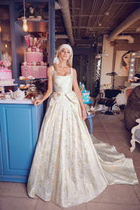 Look like a queen on your big day with Samantha Gown! This gorgeous wedding gown is fit for a princess, featuring fancy white details for a timelessly elegant look. Be the belle of the ball in this one-of-a-kind beauty - you'll give 'happily ever after' a whole new meaning!