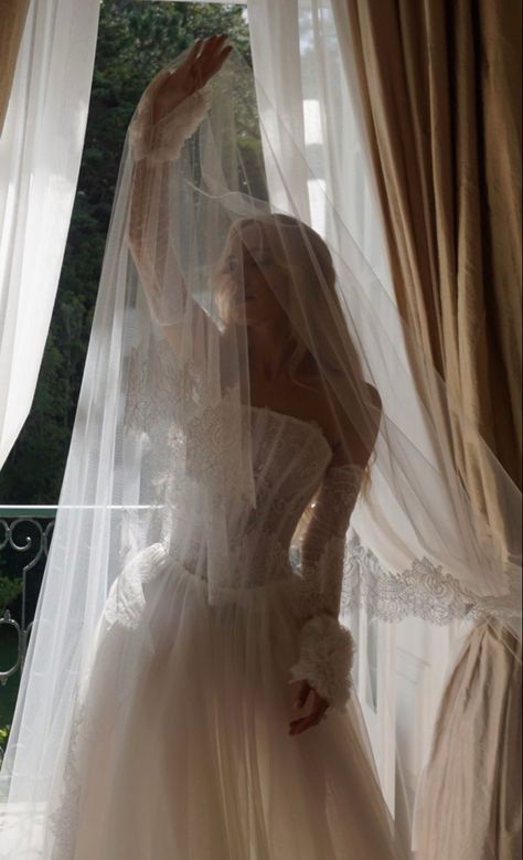 Elevate your special day with the captivating Robe Hannah. This elegant bridal gown exudes sophistication and grace, making you feel stunning as you walk down the aisle. Let its timeless design and flawless fit enhance your beauty and create timeless memories.