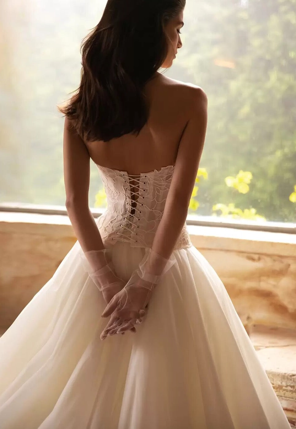 Look like a royal princess on your big day in the Robe Ottilie bridal gown. Styled after medieval court fashion, this dress adds a touch of elegance and timeless charm to your special day. Receive compliments from your family and friends with this beautiful and unique gown.
