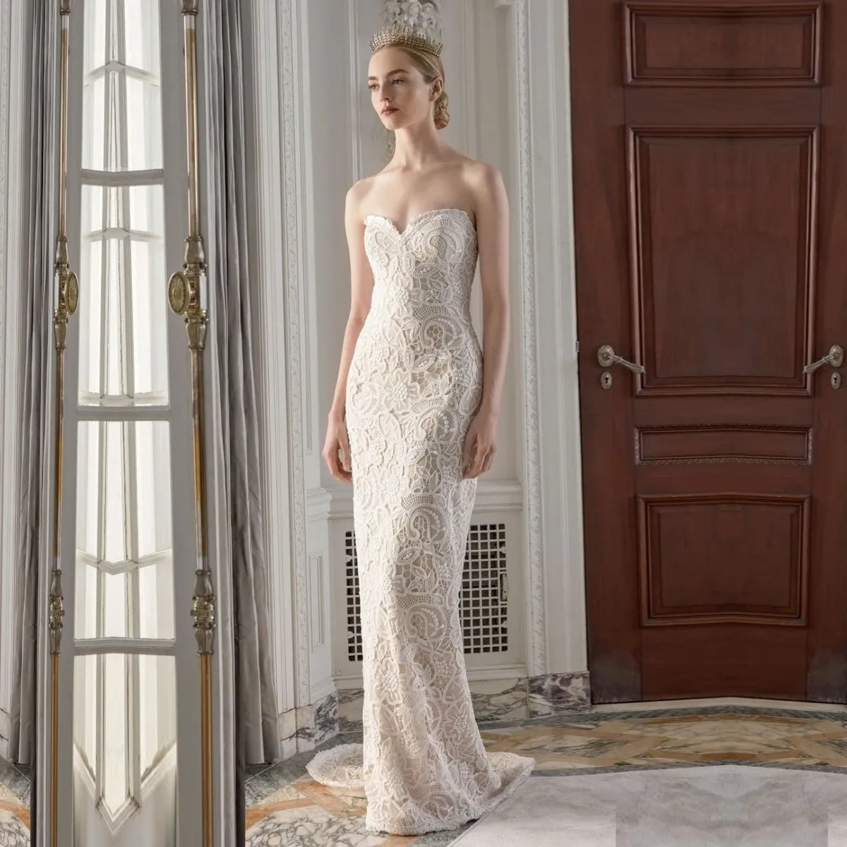 Noelle is the perfect choice for the modern bride who values quality and style.