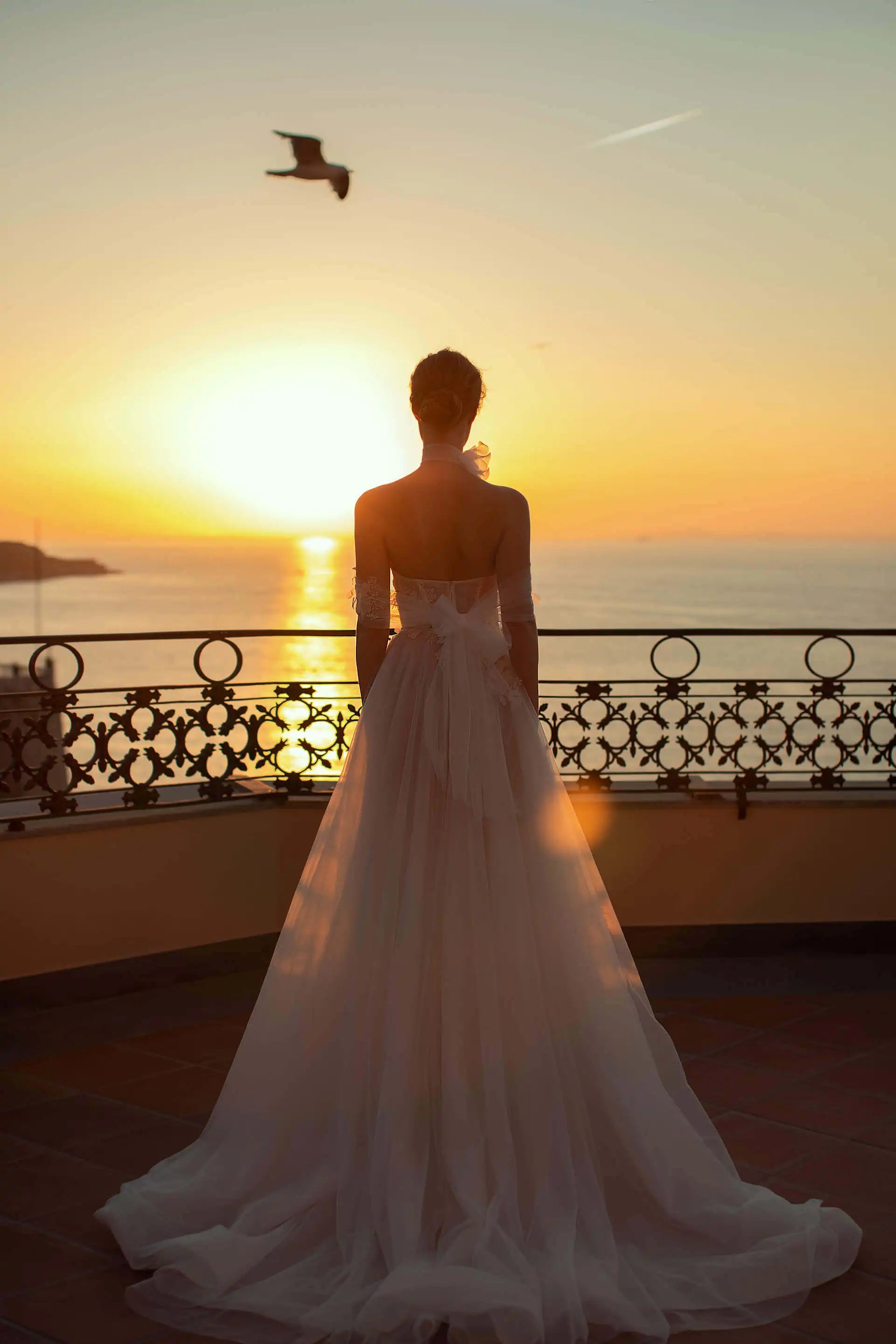 Embrace the daring spirit and make a statement in the Robe Natalia for your special day. This wedding dress exudes confidence and elegance with its stunning design. Be bold and captivate the crowd in this unforgettable bridal gown.